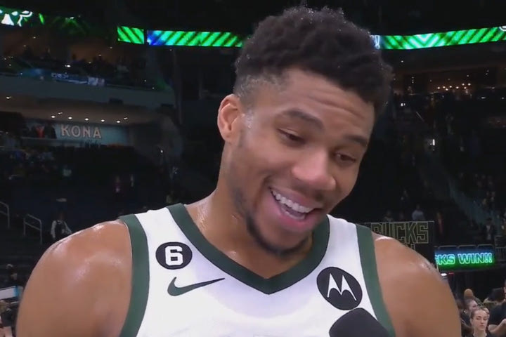 NBA, Γιάννης Αντετοκούνμπο: “Κάποιες φορές έχω καλό ζέσταμα και παίζω σκ@τ@, άλλες πονάω και παίζω καλά”