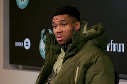 NBA, Γιάννης Αντετοκούνμπο: “Θέλω να δημιουργώ τέχνη για τα παιδιά μου κι ας μου πουν ότι προτιμούν… Σκούμπι Ντου αντί για τα highlights μου”