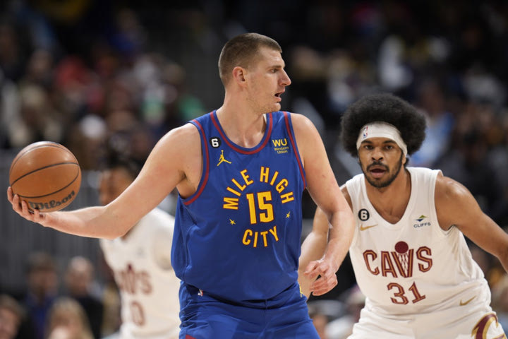 NBA: Ο Γιόκιτς έφτασε τα 10 triple-double φέτος και οι Νάγκετς κέρδισαν τους -χωρίς Μίτσελ- Καβαλίερς