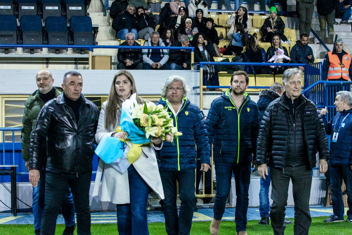 Παναιτωλικός – ΠΑΣ Γιάννινα: Καμίνσκι και Κωστούλας άφησαν ανθοδέσμη στη μνήμη οπαδού των γηπεδούχων