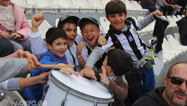 PAOK family: Η χαρά των μικρών παιδιών