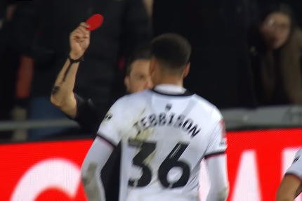 FA Cup: Η στρογγυλή κόκκινη κάρτα που έγινε viral και γιατί υπάρχει