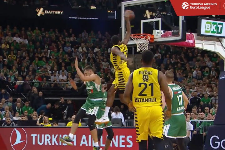 EuroLeague: Με ΜακΚίσικ και παραλίγο κορυφαίο Αντετοκούνμπο το Top-10 της 17ης αγωνιστικής