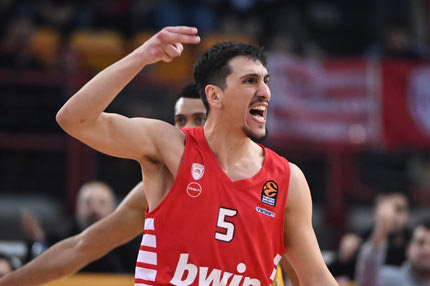 Ο Λαρεντζάκης έκανε ρεκόρ καριέρας με τα 9 ριμπάουντ που μάζεψε κόντρα στη Μακάμπι