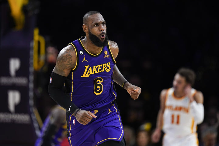 NBA: Οι Λέικερς κέρδισαν τους Χοκς για δεύτερη φορά μέσα σε 8 ημέρες