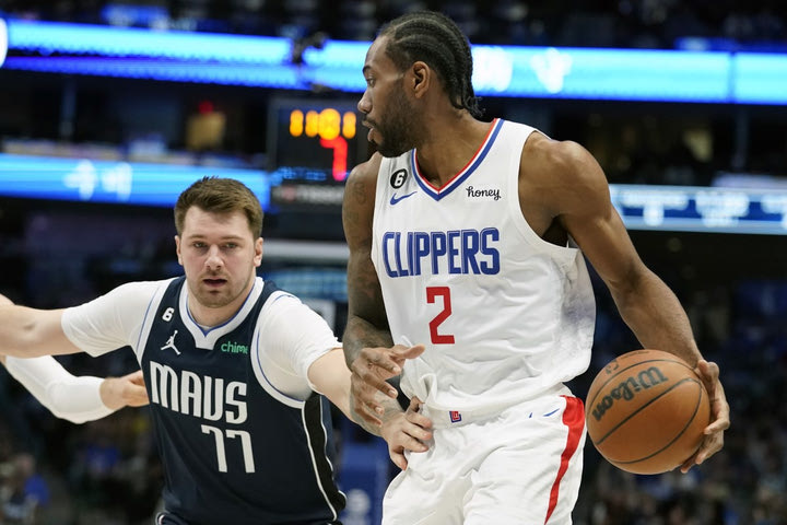 NBA: Το δίδυμο Λέοναρντ – Τζορτζ οδήγησε τους Κλίπερς κόντρα στους Μάβερικς του Ντόντσιτς