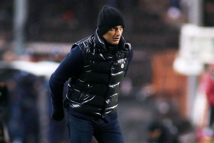 Λουτσέσκου για σύγκρουση τρένων στα Τέμπη: “Πόσο σημαντική είναι η ζωή και πόσο ασήμαντα κάποια μικροπράγματα”