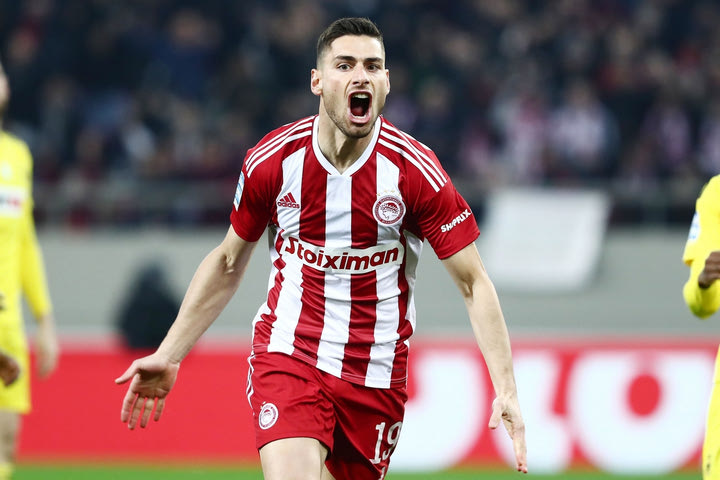 Ολυμπιακός – Άρης 1-0: Ακάθεκτοι οι ερυθρόλευκοι με “χρυσό” Μασούρα και τέσσερις σερί νίκες στο πρωτάθλημα