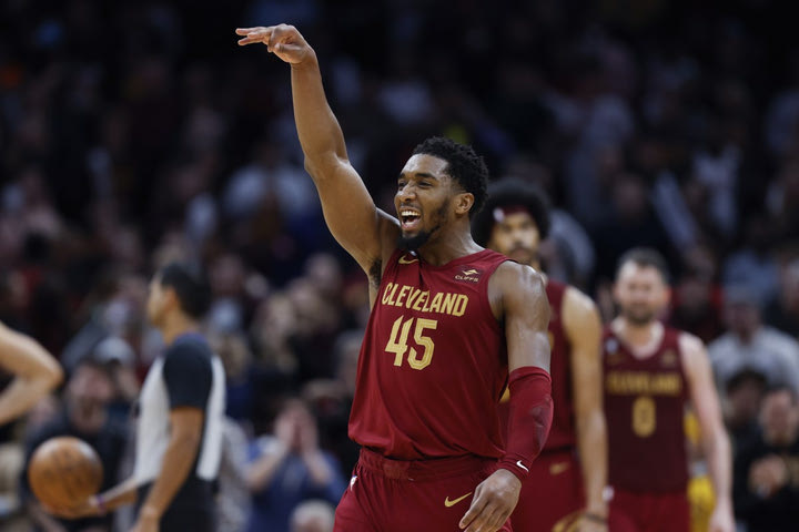 NBA: Ο Μίτσελ έκανε παράβαση πριν στείλει το ματς των Καβαλίερς με τους Μπουλς στην παράταση και σημειώσει 71 πόντους