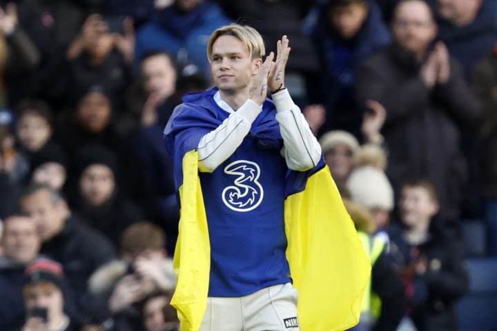 Τσέλσι: Ο πρόεδρος της Σαχτάρ δίνει 23 εκατ. ευρώ στους Ουκρανούς στρατιώτες από τη μεταγραφή του Μούντρικ