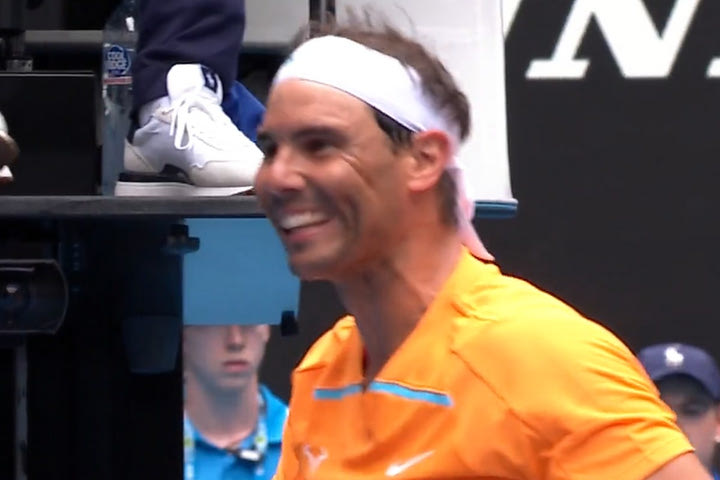 Australian Open: Ballboy πήρε λάθος ρακέτα από τον Ναδάλ και εκείνος ξέσπασε σε γέλια