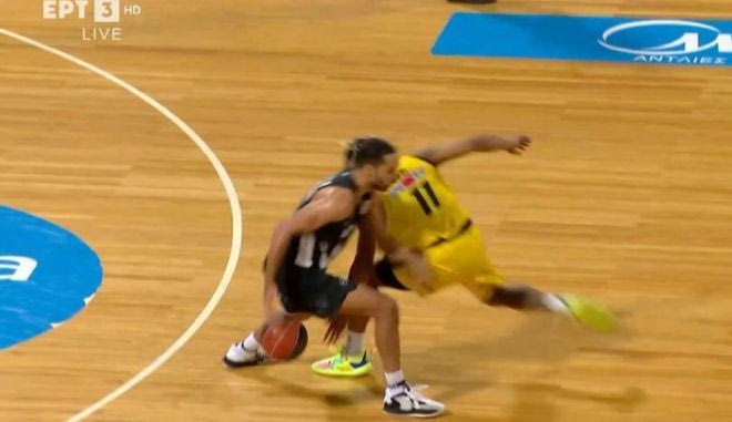 Ο Νότε έκλεψε το πορτοφόλι του Φράνκε και άφησε την μπάλα στο καλάθι