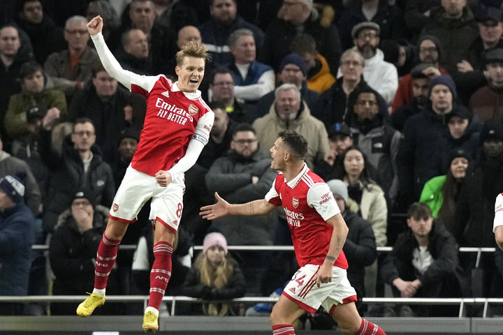 Premier League: Η βαθμολογία μετά τη νίκη της Άρσεναλ στο ντέρμπι με την Τότεναμ