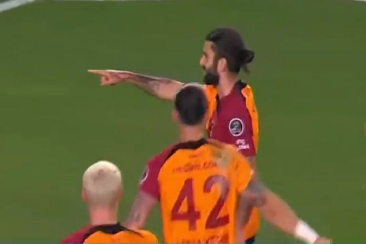 Φενέρμπαχτσε – Γαλατάσαραϊ 0-3: Πάρτι στο ντέρμπι της Πόλης και πρωτιά στη βαθμολογία