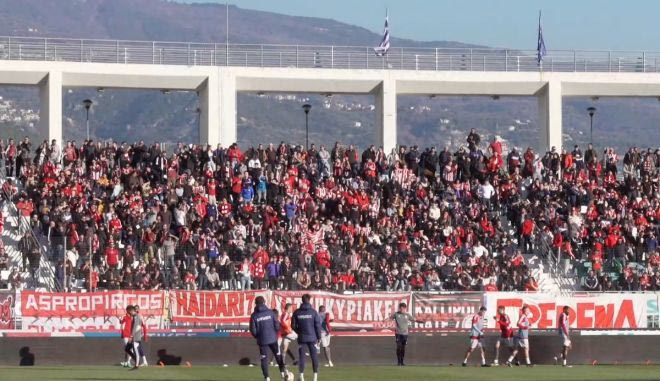 Οι φίλοι του Ολυμπιακού στο Πανθεσσαλικό