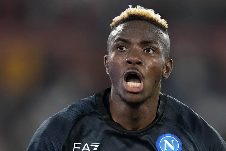 Νάπολι: Τα τρελά νούμερα του Όσιμεν παραπέμπουν σε Μαραντόνα και Ιγκουαΐν