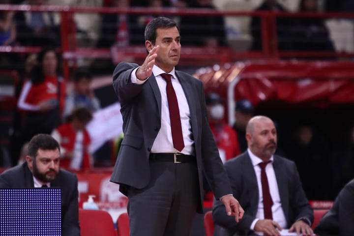 Παππάς: “Θα το πάμε μέρα-μέρα με τον Σλούκα”