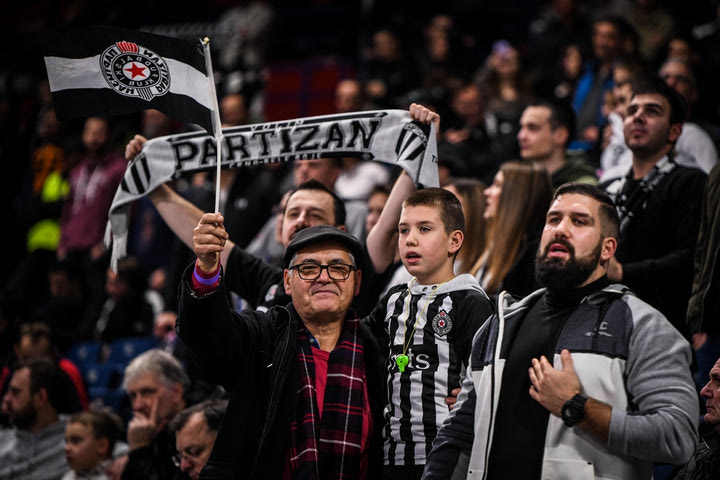 EuroLeague: Η Παρτίζαν έχει διαλύσει τον ανταγωνισμό στην απόλυτη προσέλευση των φιλάθλων, στη 10άδα Ολυμπιακός και Παναθηναϊκός