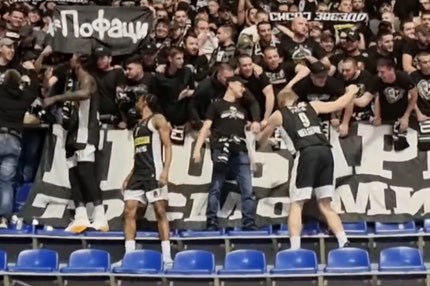 Οι παίκτες της Παρτίζαν πανηγύρισαν με τους οπαδούς τους στη Χάλα Πιονίρ