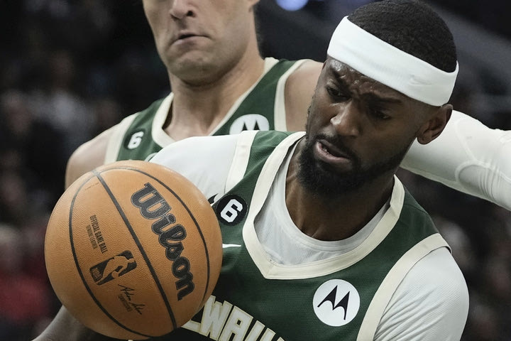 NBA: Η βαθμολογία σε Ανατολή και Δύση μετά τις νίκες των Μπακς και Νάγκετς, αλλά και το διπλό των Σίξερς