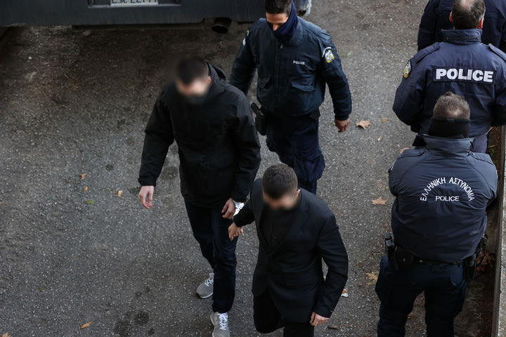Δολοφονία Άλκη: Δικηγόρος κατηγορούμενου πήγε στο δικαστήριο με μακέτα για να δείξει την αθωότητά του