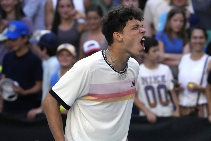 Australian Open: Συνεχίζει την εντυπωσιακή πορεία του ο Σέλτον, επικράτησε 3-2 σετ του Γουλφ