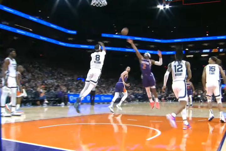NBA: Ο Ζάιρ Γουίλιαμς ευστόχησε σε τρομερό buzzer-beater από την μία μπασκέτα στην άλλη, στο καλάθι της χρονιάς