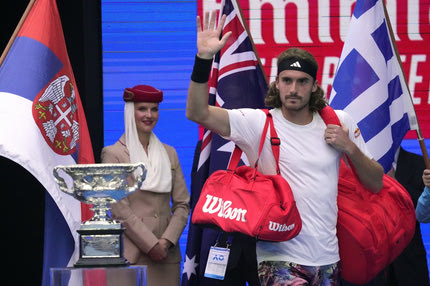 Τσιτσιπάς – Τζόκοβιτς: Η είσοδος μέσα σε αποθέωση των δύο αθλητών πριν τον τελικό
