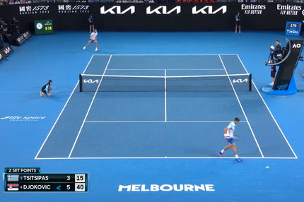 Τσιτσιπάς – Τζόκοβιτς: Η λάθος επιστροφή του Στέφανου που έδωσε το πρώτο σετ στον Νόλε