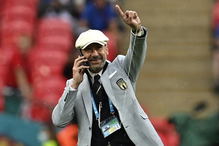 Στο Euro ο Βιάλι περπατούσε και πονούσε, ήταν συγκινητική η ομιλία του στους παίκτες της εθνικής Ιταλίας