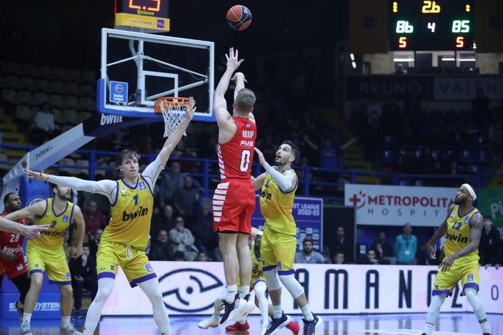 Περιστέρι bwin – Ολυμπιακός 86-87: Ήρωας της τελευταίας στιγμής ο Γουόκαπ, διατήρησε το αήττητο των ερυθρολεύκων