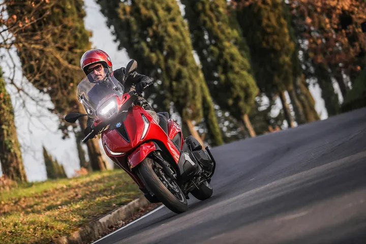 TOP 10 scooters από 300 ως 400 κυβικά