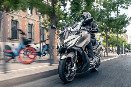 Kymco AK 550 Premium & CV3 Noodoe με 3 χρόνια εργοστασιακή εγγύηση