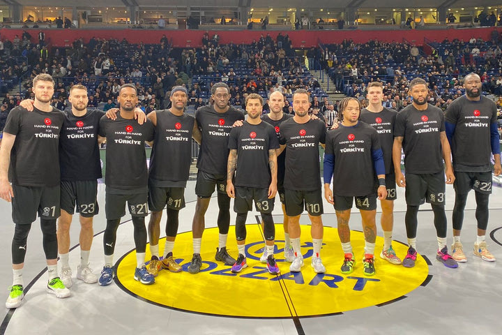 Το μήνυμα της Φενέρμπαχτσε στα t-shirts πριν από το ματς με την Παρτίζαν