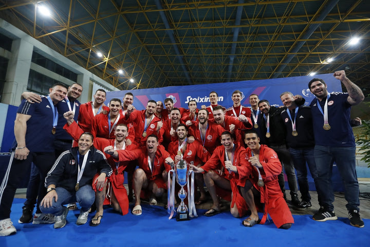 Η απονομή του Κυπέλλου Ελλάδας στον Ολυμπιακό