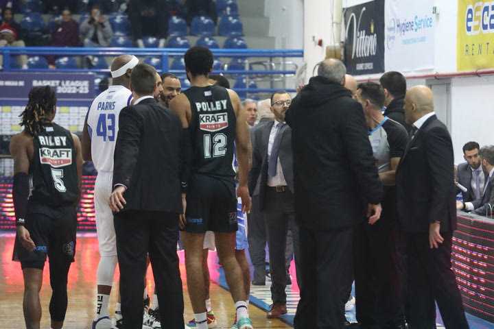 Χαμός στο Ιωνικός – ΠΑΟΚ με Μάντζαρη και Λυκογιάννη