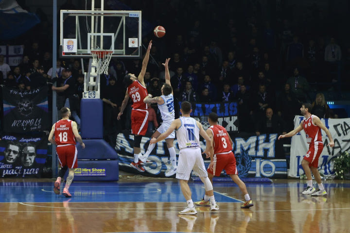 Elite League: Ο Αίαντας Ευόσμου πάτησε τον Ηρακλή με 31 του Καϊρί Γουόκερ στο Ιβανώφειο