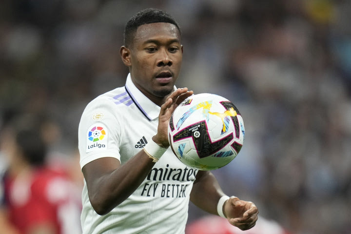 FIFA Best: Ο Αλάμπα ψήφισε τον Μέσι αντί τον Μπενζεμά και δέχτηκε ρατσιστική επίθεση από οπαδούς της Ρεάλ