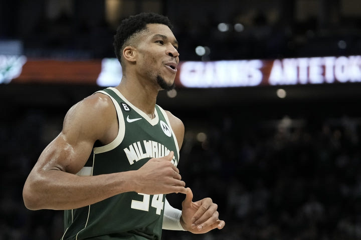 Αθλητικές μεταδόσεις: Στο Φοίνιξ η νέα δοκιμασία των Μπακς