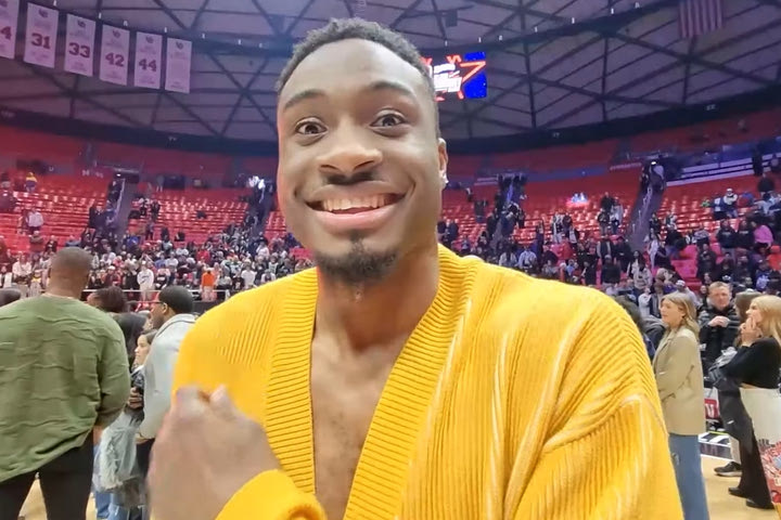 Ο Θανάσης Αντετοκούνμπο στο SPORT24: “Είναι δυνατόν να μην έρθω με στιλ στο Celebrity Game; Εδώ έγινε fashion show”