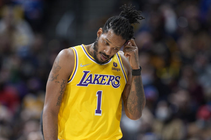 NBA: Ο Τρέβορ Αρίζα παρέδωσε τα τέσσερα όπλα του μετά από την καταγγελία της εν διαστάσει συζύγου του