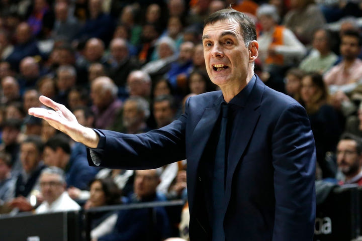 Μπαρτζώκας: “Στο ξεκίνημα ήμασταν σε εορταστική διάθεση, τον Βεζένκοβ τον θέλουμε απεγνωσμένα μαζί μας”