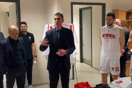 Ολυμπιακός: Το “μπράβο guys” και η ομιλία του Μπαρτζώκα στ’ αποδυτήρια