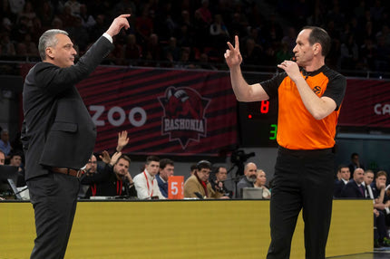 Παναθηναϊκός: Γιατί οι διαιτητές ακύρωσαν το τρίποντο του Ντουέιν Μπέικον στο παιχνίδι με την Μπασκόνια