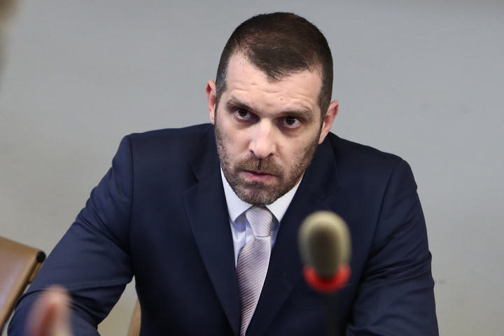 Μπουτσικάρης, δικηγόρος Παναθηναϊκού: “Μιλάμε για γρασίδι εκτεθειμένο, να κριθούν στο γήπεδο οι βαθμοί του Ατρόμητος – ΑΕΚ”
