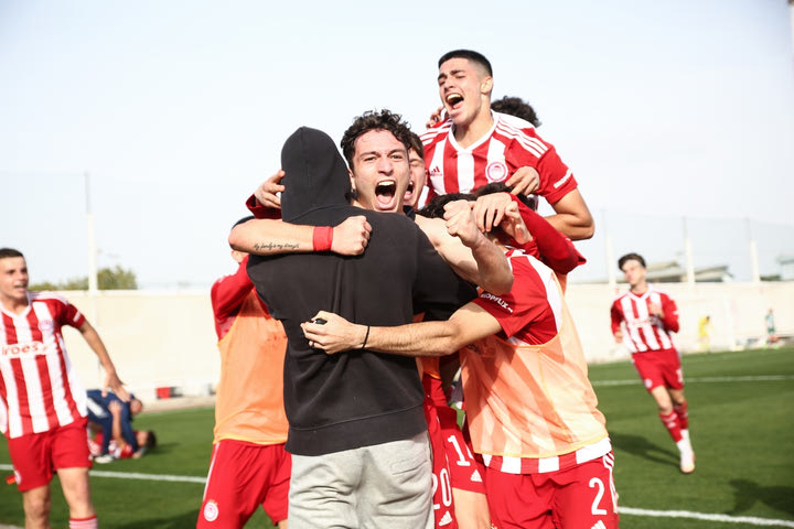 Κ19 Ολυμπιακός – Παναθηναϊκός 2-1: Με ήρωα Χαραλαμπόγλου και ανατροπή στις καθυστερήσεις οι ερυθρόλευκοι ανέβηκαν πρώτοι