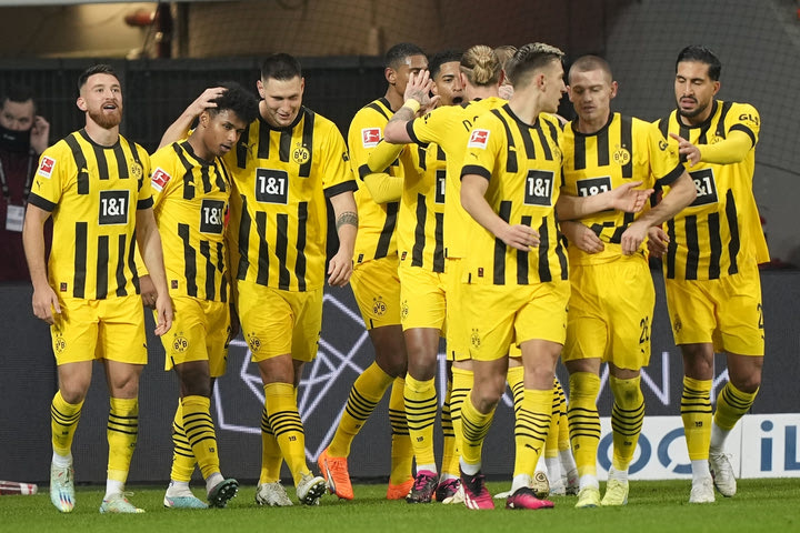 Bundesliga: Η Ντόρτμουντ περιμένει στην κορυφή, η Λειψία ακολουθεί