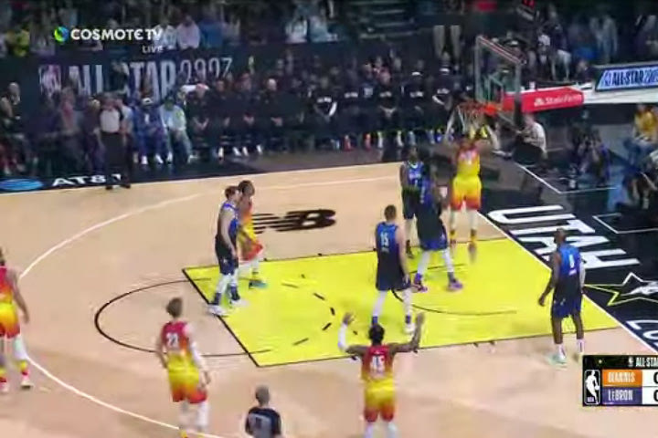 NBA All Star Game 2023: Ο Γιάννης Αντετοκούνμπο κάρφωσε στην πρώτη φάση και εκεί τελείωσε ο αγώνας του για να προστατέψει το λαβωμένο χέρι του