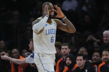 NBA, Νικς – Λέικερς 123-129: Λυτρωτής ο Λεμπρόν, έσπασε τα κοντέρ με triple-double στη Νέα Υόρκη