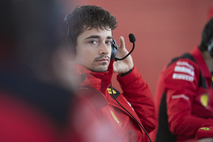 Formula 1: O Λεκλέρ αρνείται τα πάντα για τη Mercedes, αλλά τα σενάρια παραμένουν